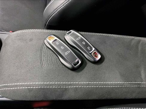 Used 2022 Porsche 911 GT3 image 38