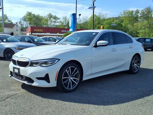 Used 2019 BMW 330i xDrive Sedan w/ Convenience Package AWD/4WD image 3