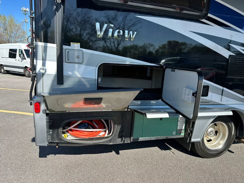 Used 2016 Mercedes-Benz Sprinter 3500 image 9