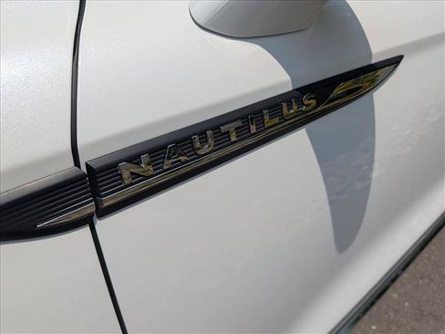 Certified 2023 Lincoln Nautilus Reserve AWD/4WD image 10