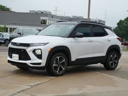 Used 2023 Chevrolet TrailBlazer RS w/ Sun and Liftgate Package AWD/4WD image 3