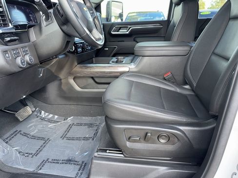 Used 2025 Chevrolet Silverado 2500 LTZ w/ LTZ Premium Package image 22