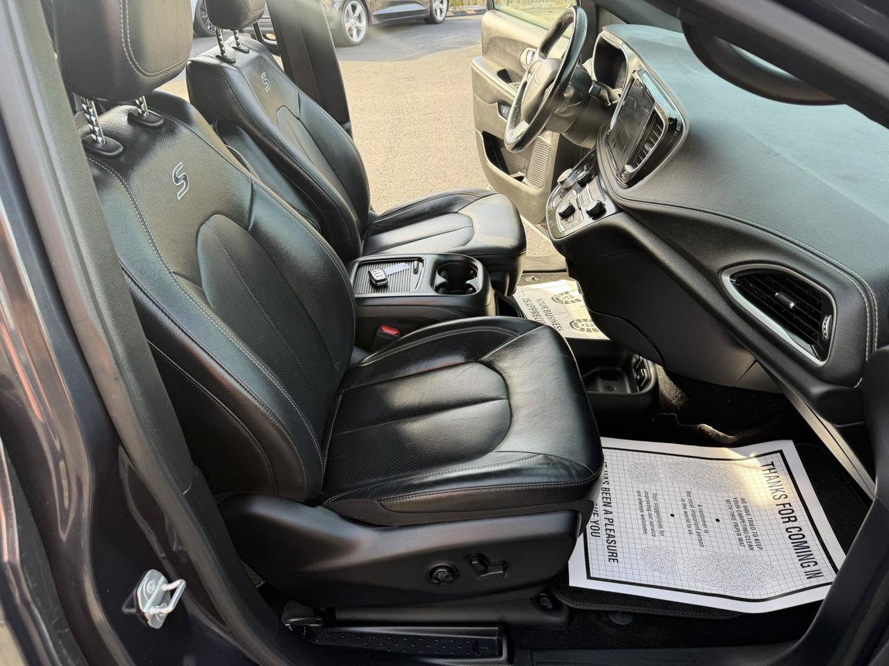 Used 2021 Chrysler Pacifica Touring-L w/ S Appearance Package FWD image 15