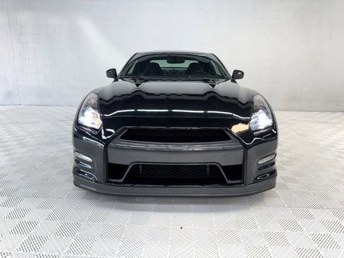 Used 2013 Nissan GT-R Premium image 33