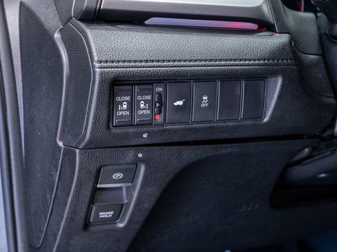 Used 2025 Honda Odyssey Sport-L image 13