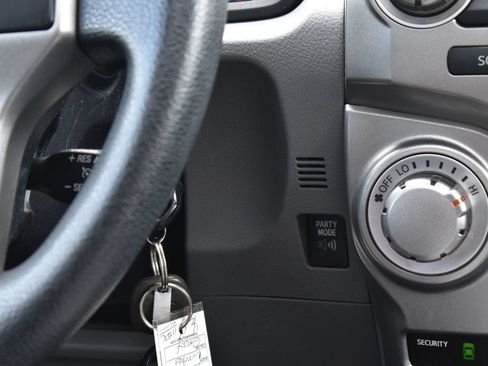 Used 2011 Toyota 4Runner SR5 AWD/4WD image 29