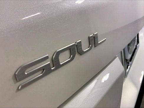 Used 2025 Kia Soul LX image 8