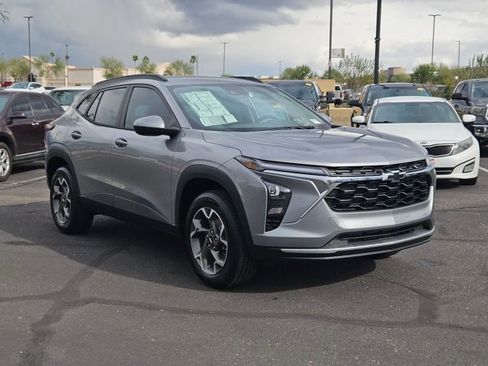 New 2026 Chevrolet Trax LT w/ Driver Confidence Package image 7