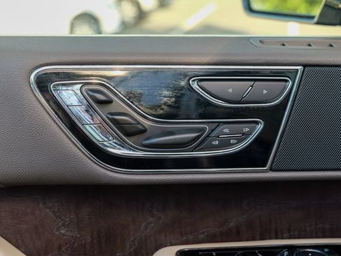 Used 2023 Lincoln Navigator L Reserve AWD/4WD image 18