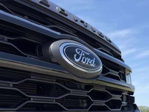 Used 2023 Ford Expedition Limited AWD/4WD image 16