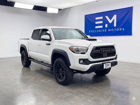 Used 2017 Toyota Tacoma TRD Pro AWD/4WD image 1