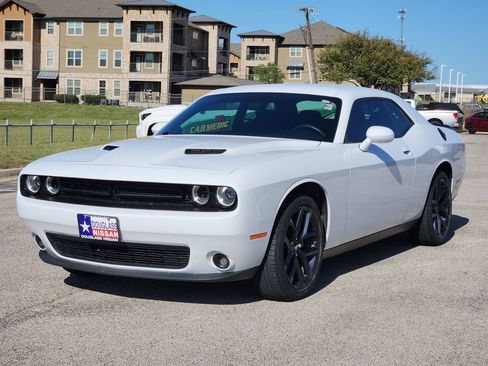 Used 2023 Dodge Challenger SXT w/ Blacktop Package image 2