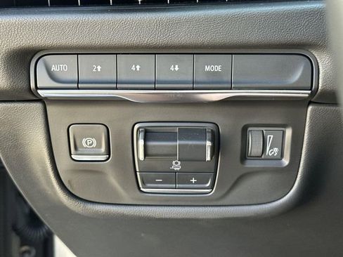 Used 2025 Cadillac Escalade Sport image 17