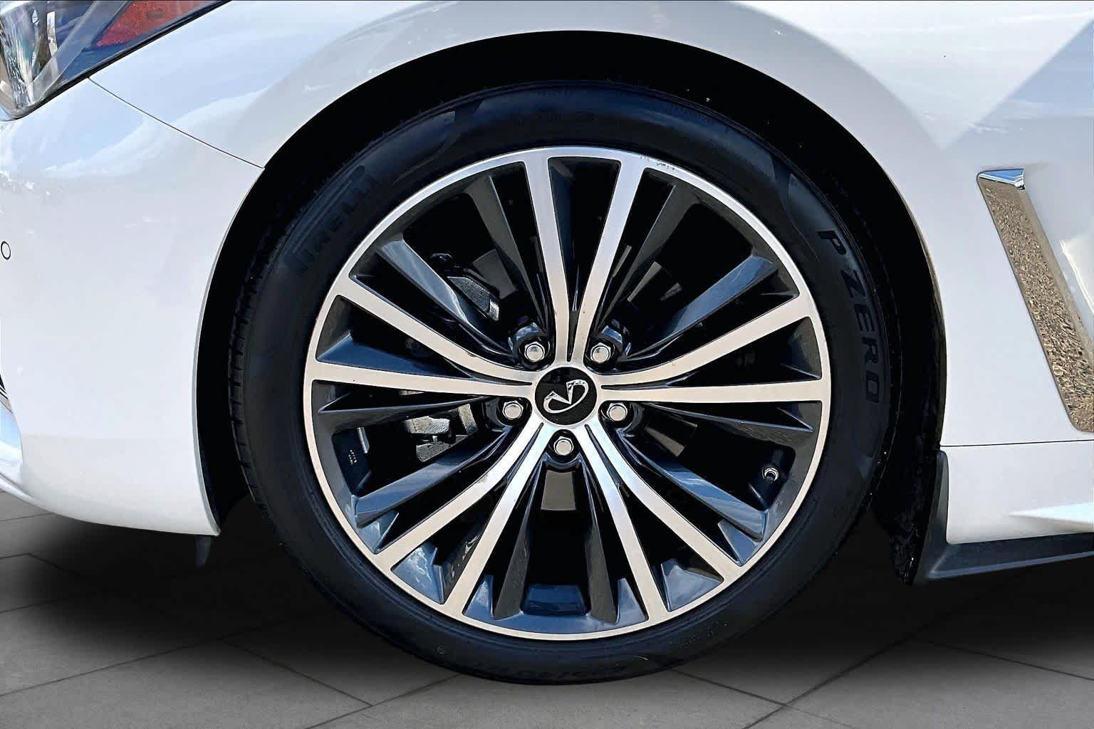 Used 2021 INFINITI Q60 3.0t Luxe w/ Essential Package RWD image 10
