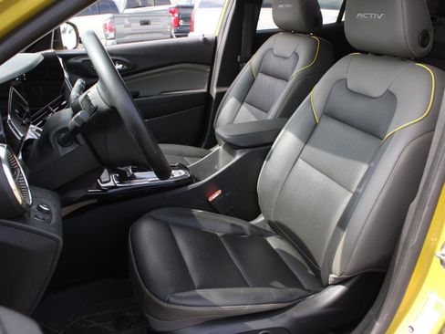 Used 2024 Chevrolet Trax ACTIV w/ Sunroof Package FWD image 16