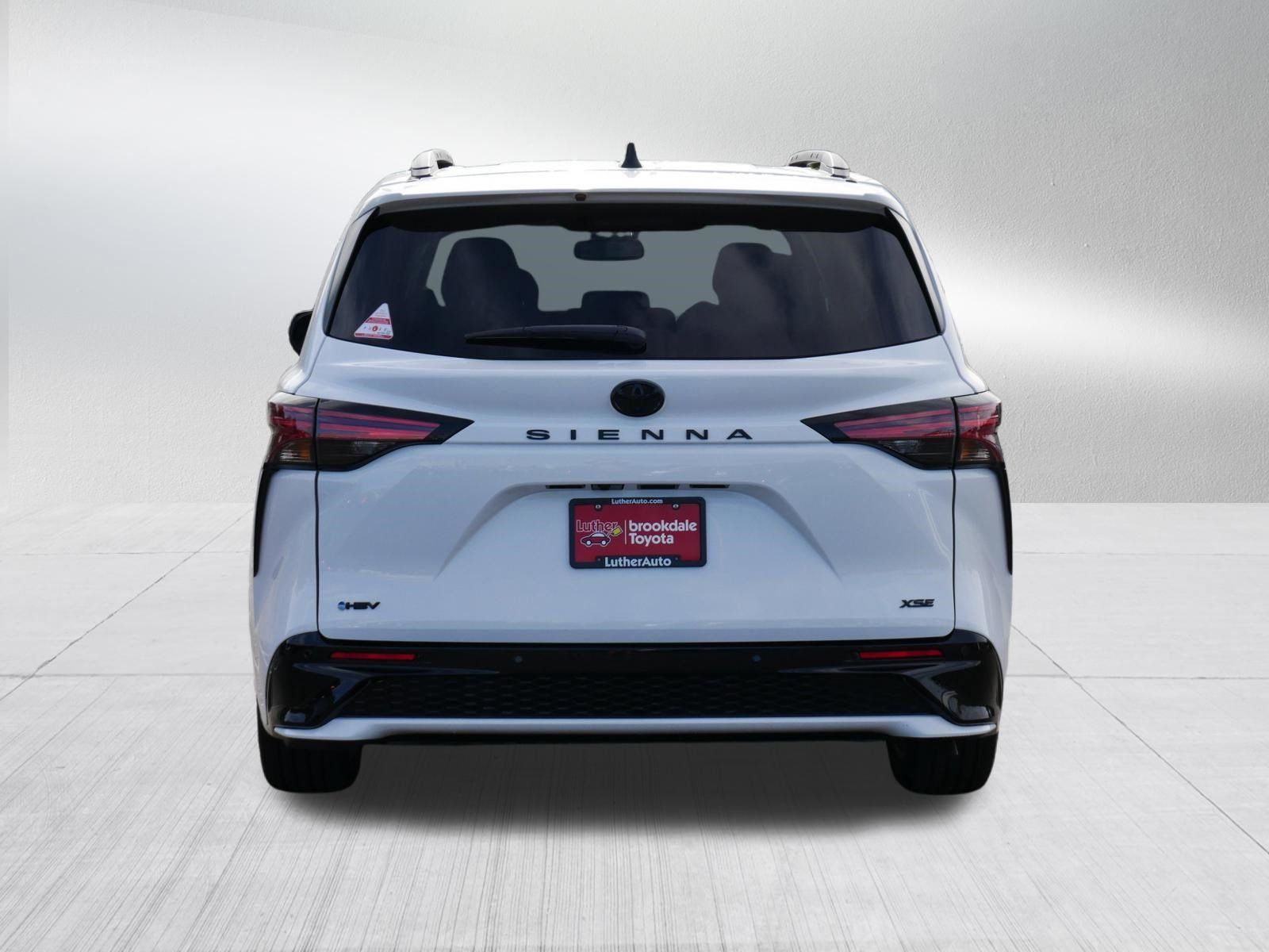 Certified 2026 Toyota Sienna XSE FWD image 6