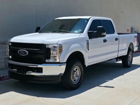 Used 2018 Ford F250 XL w/ Power Equipment Group AWD/4WD image 7