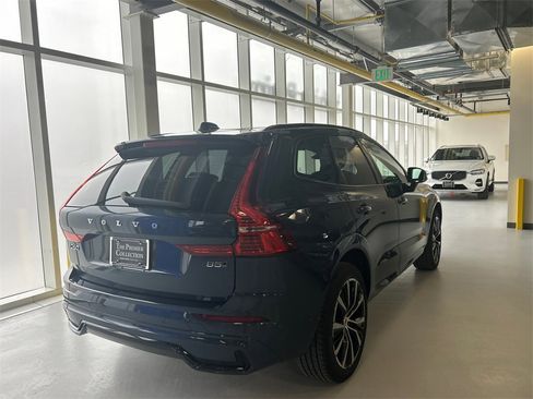 Certified 2025 Volvo XC60 B5 Plus image 2