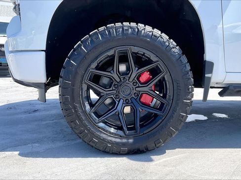 Used 2024 Chevrolet Silverado 1500 RST w/ Convenience Package II RWD image 8