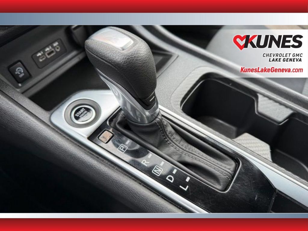 Used 2024 Nissan Sentra SV FWD image 22