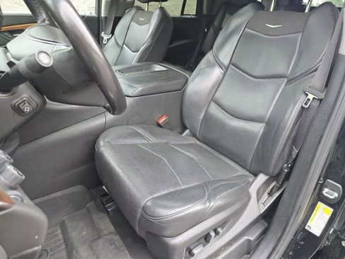 Used 2020 Cadillac Escalade Luxury AWD/4WD image 23
