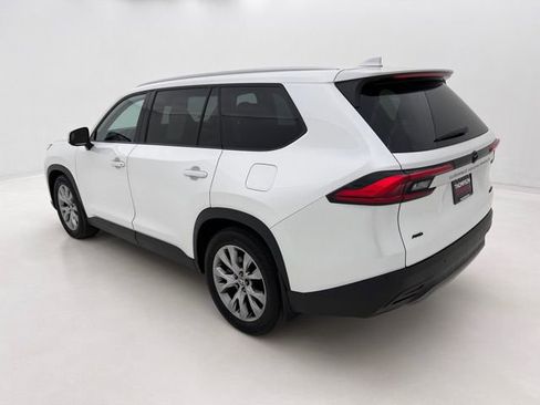 Used 2024 Toyota Grand Highlander AWD image 9