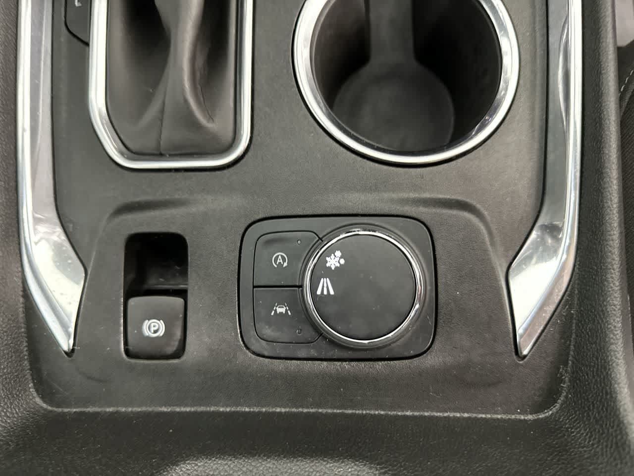 Used 2023 Chevrolet Traverse LT FWD image 28