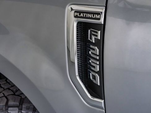 Used 2022 Ford F250 Platinum w/ FX4 Off-Road Package AWD/4WD image 44