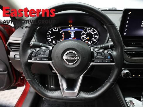 Used 2023 Nissan Altima 2.5 SV w/ SV Premium Package AWD/4WD image 10