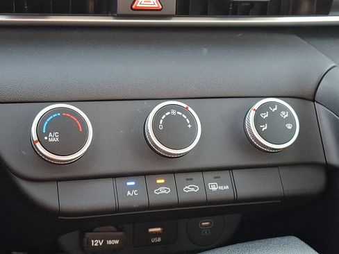 Used 2026 Hyundai Elantra SE FWD image 19