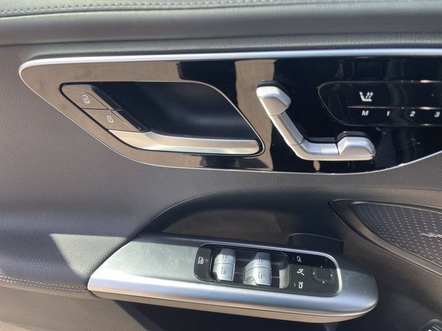 Used 2022 Mercedes-Benz C 300 Sedan w/ Pinnacle Trim Package image 24