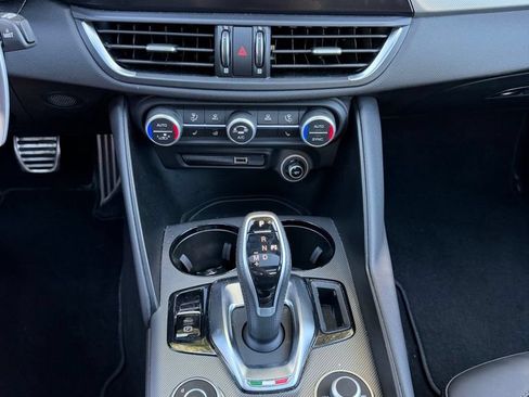 Used 2025 Alfa Romeo Giulia AWD w/ Driving Assist Package image 19