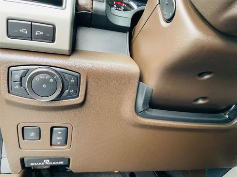 Used 2022 Ford F350 King Ranch w/ King Ranch Ultimate Package AWD/4WD image 15