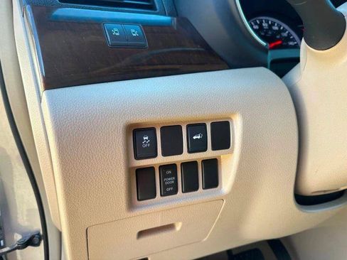 Used 2012 Nissan Quest SL FWD image 17