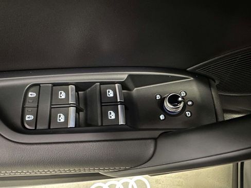 Used 2024 Audi Q5 2.0T Premium Plus w/ Premium Plus Package image 15