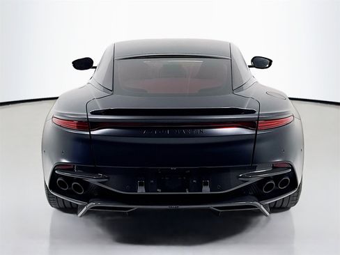 Used 2023 Aston Martin DBS Coupe image 6