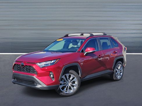 Used 2023 Toyota RAV4 XLE Premium image 1