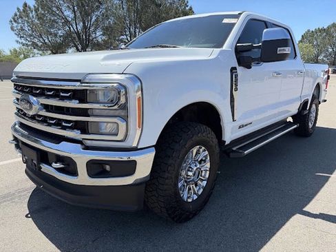 Used 2023 Ford F250 Lariat w/ Chrome Package image 3