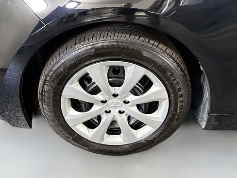 Used 2025 Toyota Corolla LE FWD image 37