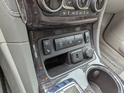 Used 2017 Buick Enclave Premium AWD/4WD image 17