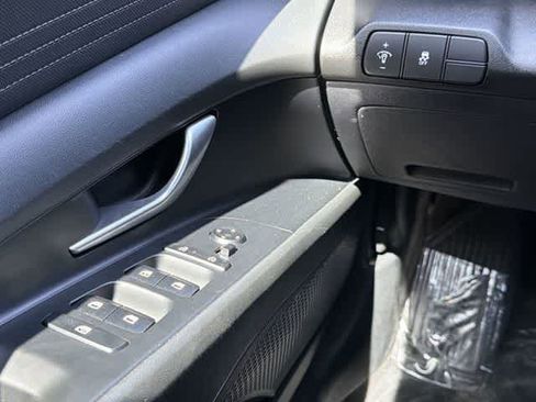 Certified 2024 Hyundai Elantra SEL FWD image 14