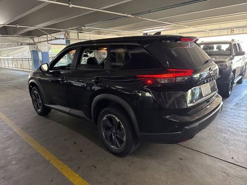 Used 2024 Nissan Rogue SV FWD image 5