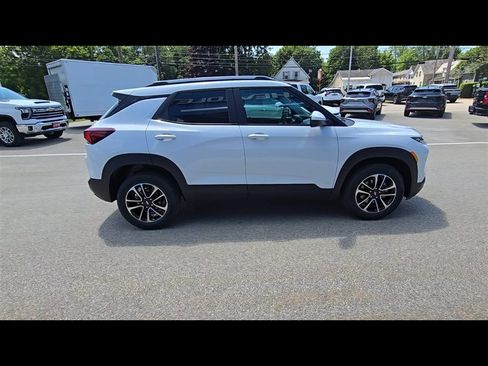 New 2026 Chevrolet TrailBlazer LT w/ Convenience Package AWD/4WD image 9