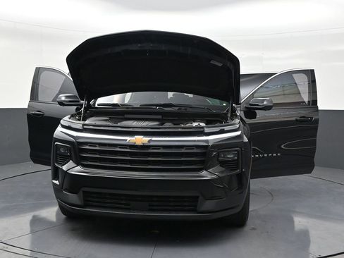 Used 2024 Chevrolet Traverse LS image 34