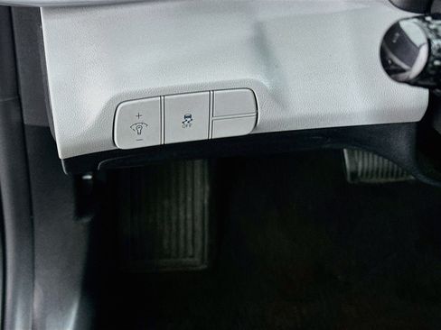 Used 2024 Hyundai Elantra Limited FWD image 16