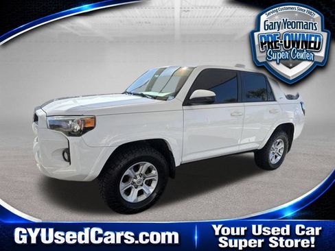 Used 2018 Toyota 4Runner SR5 AWD/4WD image 1