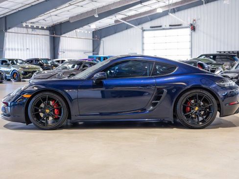 Used 2018 Porsche 718 Cayman GTS image 3