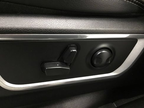 Used 2023 RAM 1500 Laramie AWD/4WD image 8
