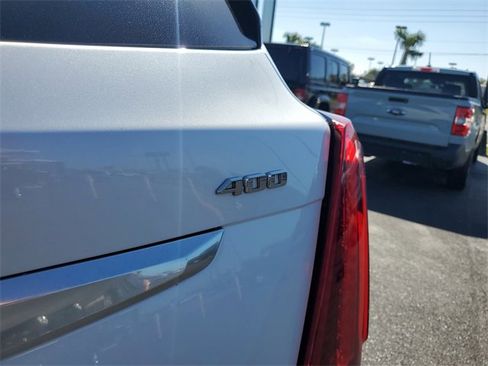 Used 2025 Cadillac XT5 Premium Luxury image 8