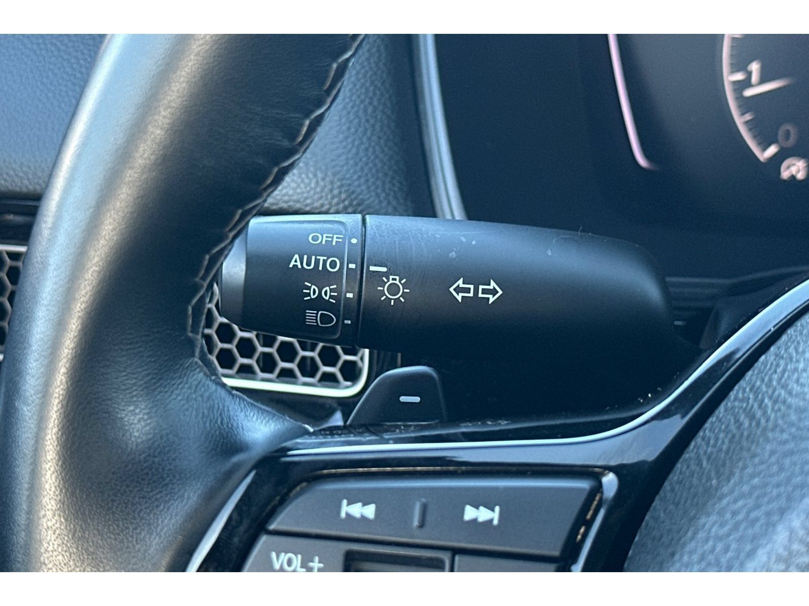 Used 2025 Honda Civic Sport image 36